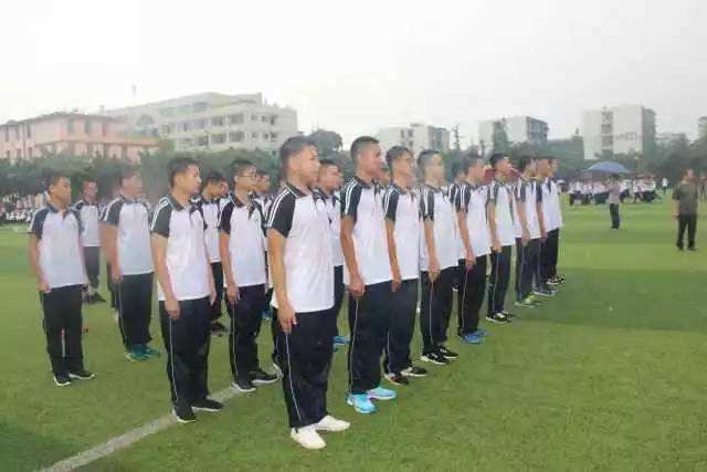 邛崃二中学校风采