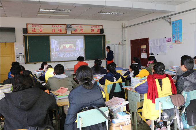 红原中学校园风采