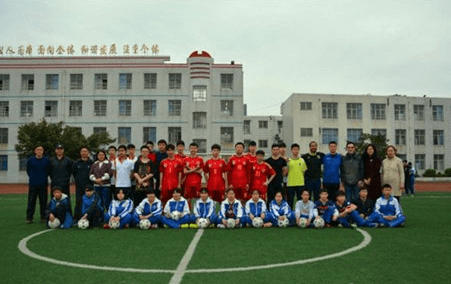 成都市青白江中学院校环境