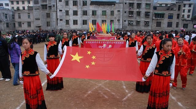 雷波民族中学院校环境