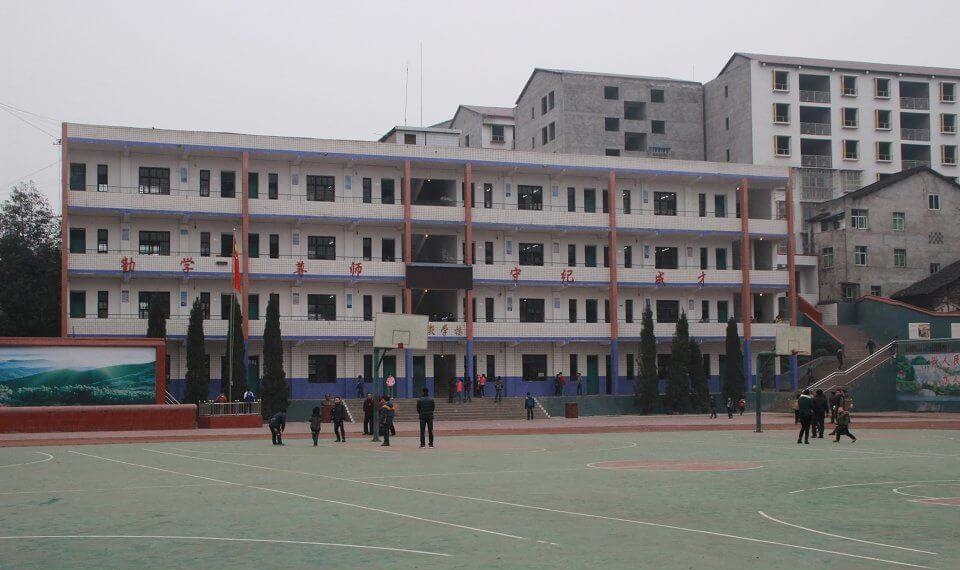 渠县清溪中学地理位置在哪里？