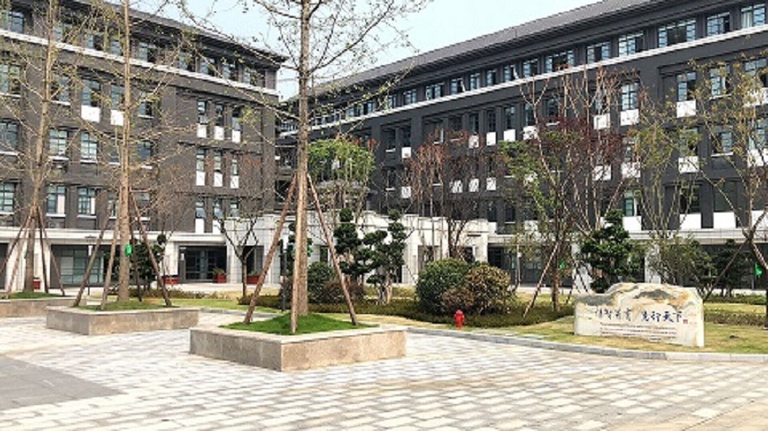 成都第二十中学校园环境好不好、怎么样？