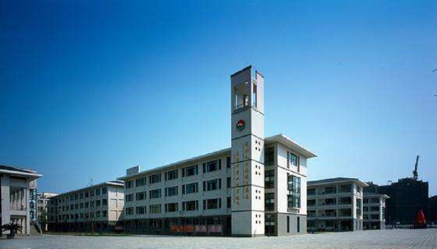 都江堰外国语实验学校2020年中考录取分数线是多少？