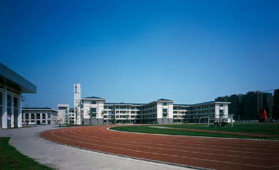 都江堰外国语实验学校校园环境怎么样？