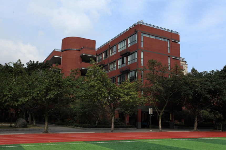 成都玉林中学校园环境好不好？