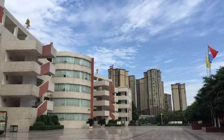 华兴中学是民办吗？