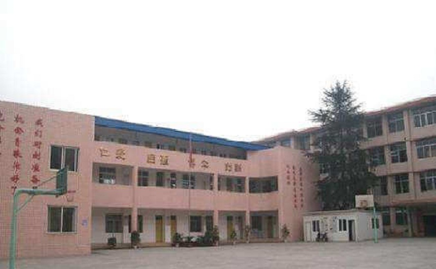 强项双语中学地址在哪里？