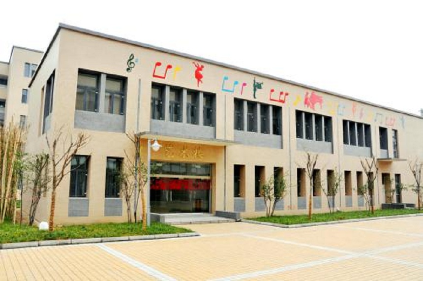 德阳东电中学校园环境好不好？宿舍环境怎么样？