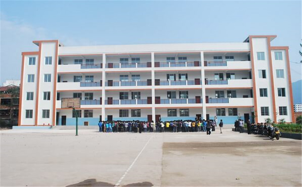 金山中学学校详细地址在什么地方？