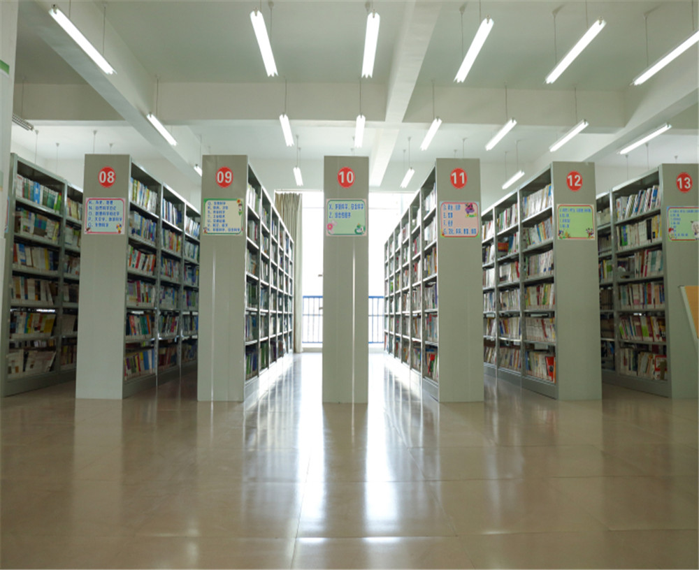 广元市八二一中学学校环境怎么样？