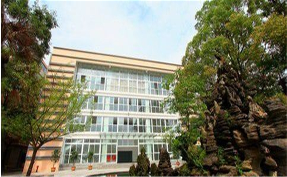 南江县长赤中学学校详细地址在什么地方？