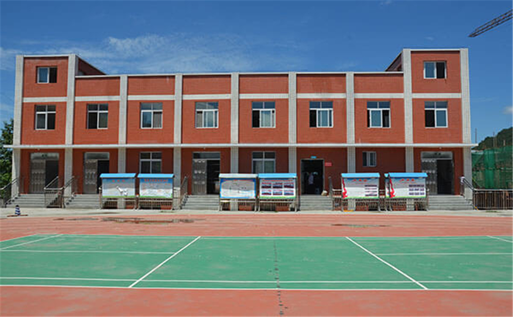曾口中学学校环境怎么样？