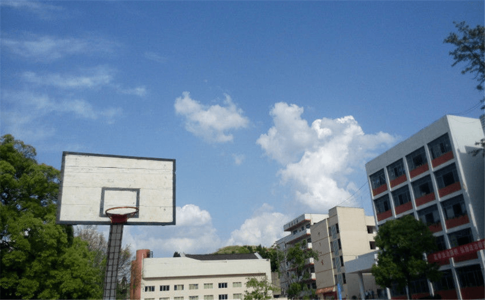 蓬安二中学校环境怎么样？