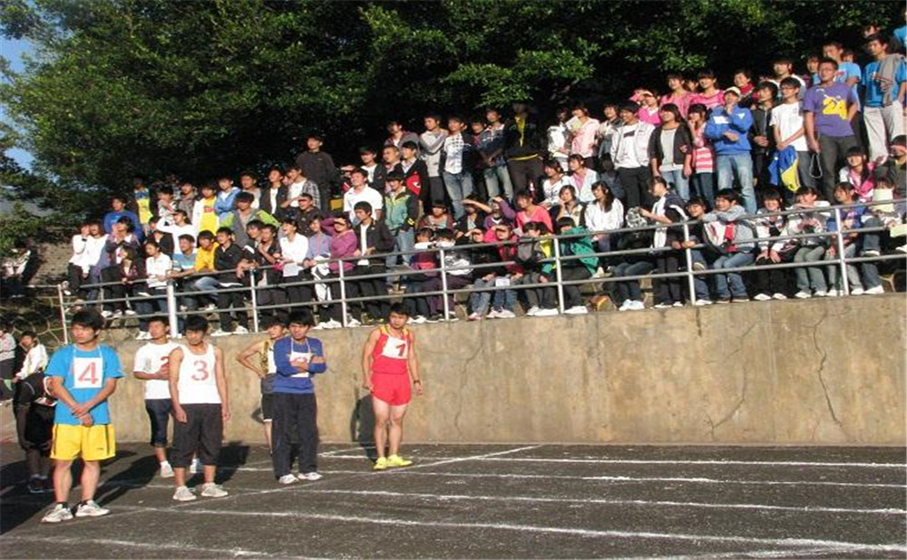 会理县第二中学是一所公办学校吗？