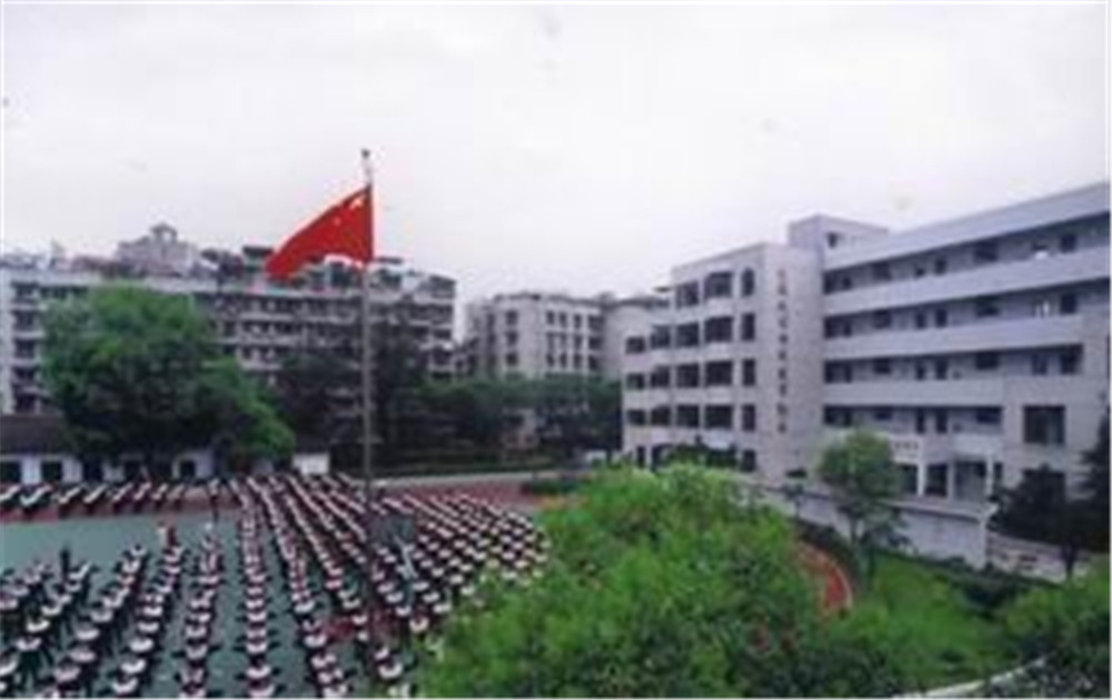 成都第十七中学高中部录取分数线是多少？