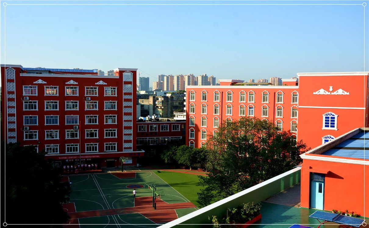 成都新世纪外国语学校高中部的录取分数是多少？