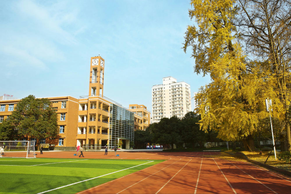 成都八中2020年的招生计划是多少？