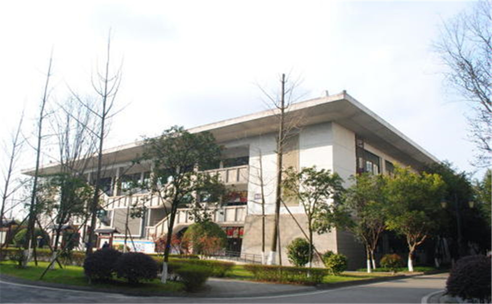 成都石室中学的高中住宿怎么样？