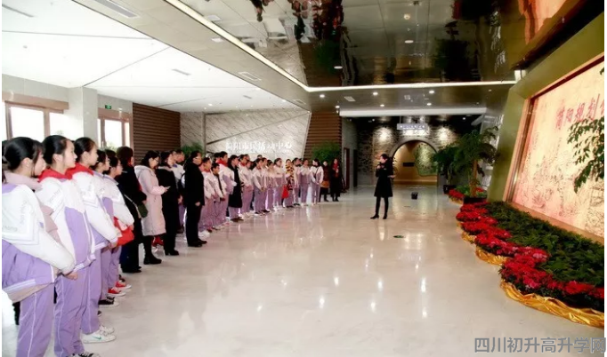 简阳中学的录取分数线是多少？"image.png"