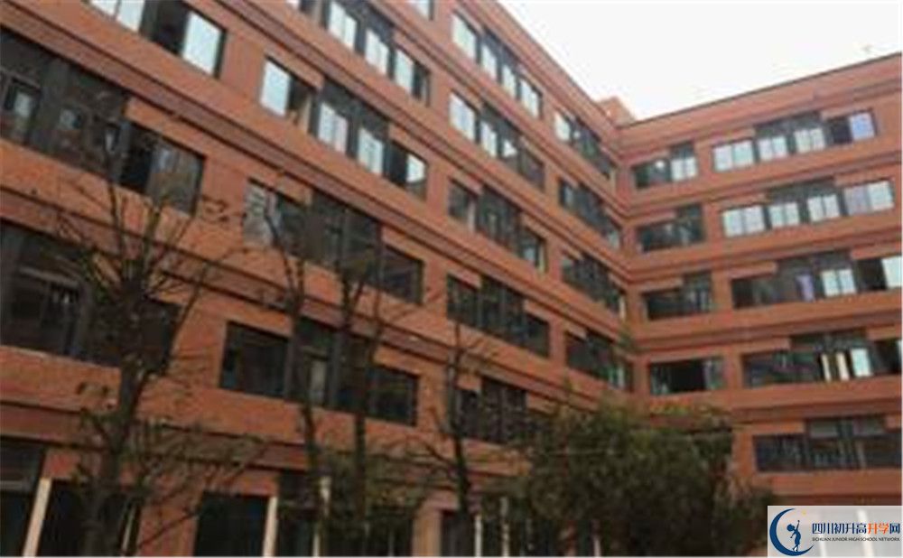 成都实外新都五龙山学校高中本部的录取分数是多少？