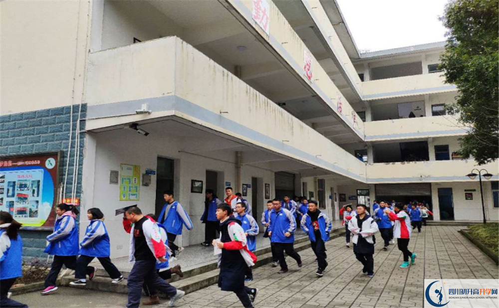 树德怀远中学的高中住宿好不好？