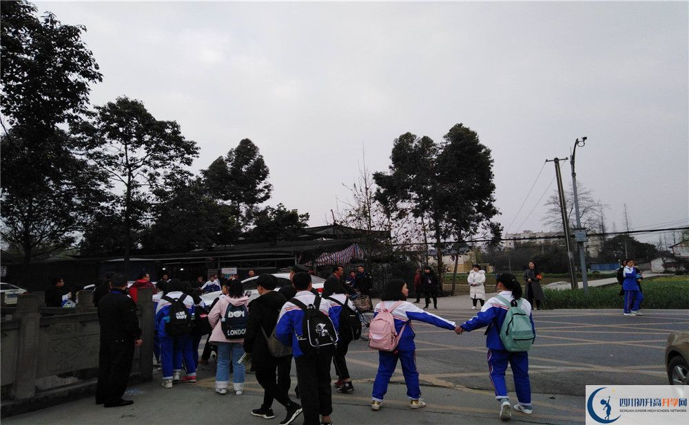 敖平中学初升高向外地招生吗？