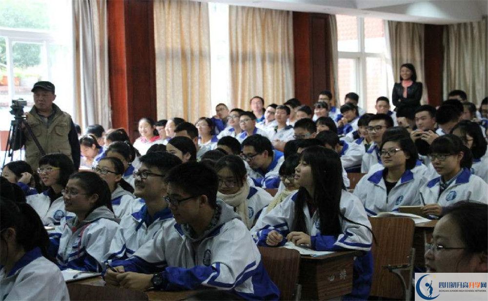 北师大成都实验中学2020年保送清华北大的人数有多少？