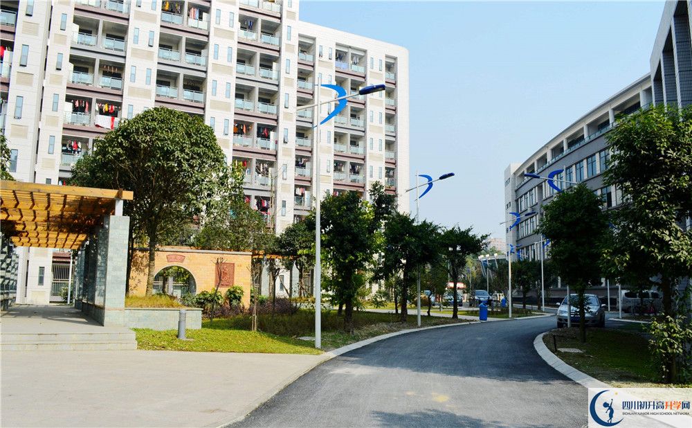 大弯中学高中部地址在哪？