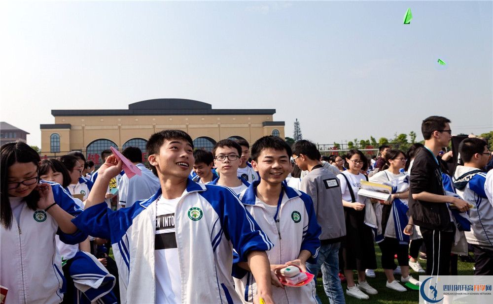 棠湖中学2020年保送清华北大的人数有多少？