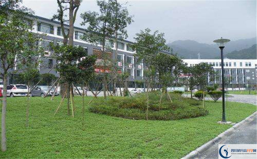 2020年都江堰中学成绩查询入口在哪里？