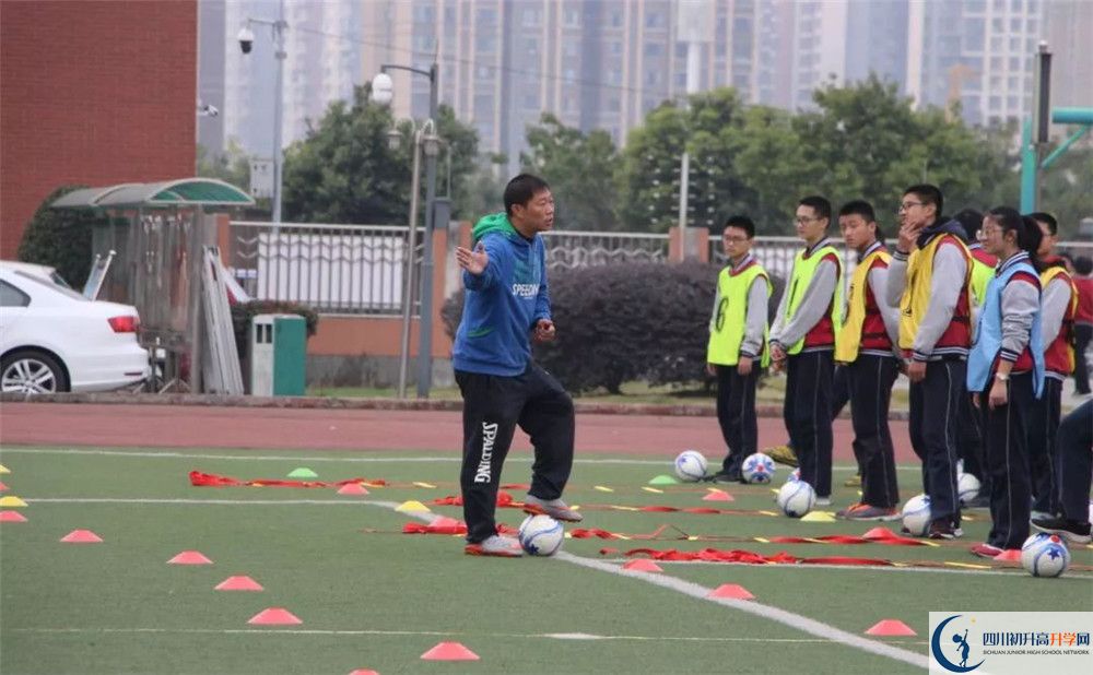 成都实验中学是重点中学吗？