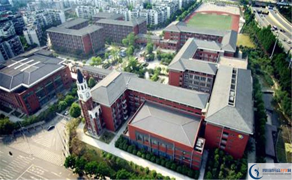 成都七中万达学校2020年高考人数是多少？