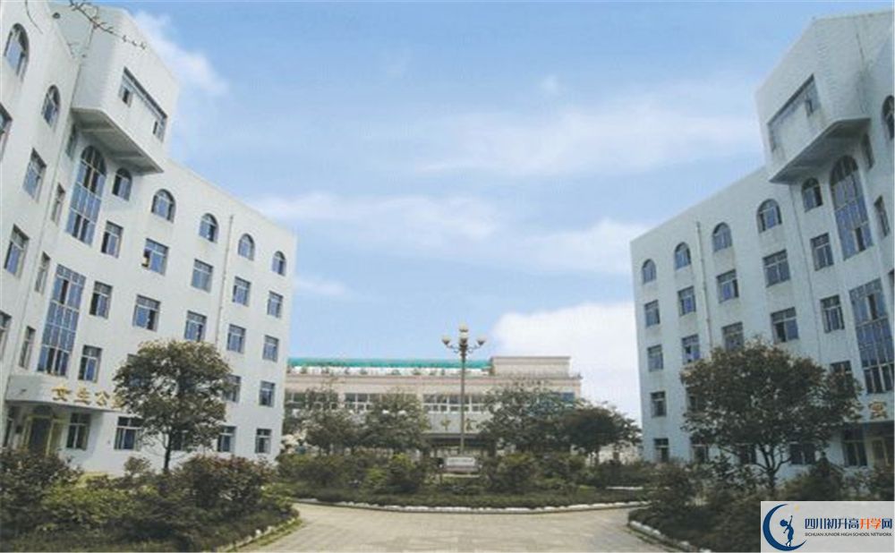 彭州中学2020年怎么分班？