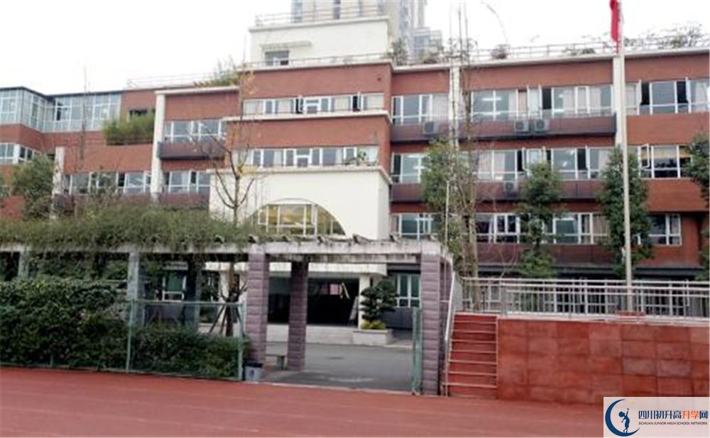 七中八一学校2020年成都市排名高不高？
