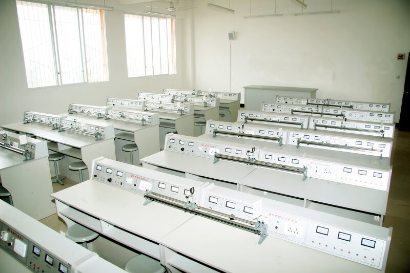 安居育才中学校园风采