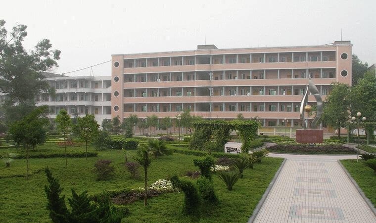 渠县三汇中学师资力量怎么样？