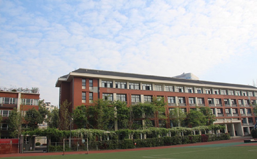 成都七中八一中学2019年中考分数线是多少？