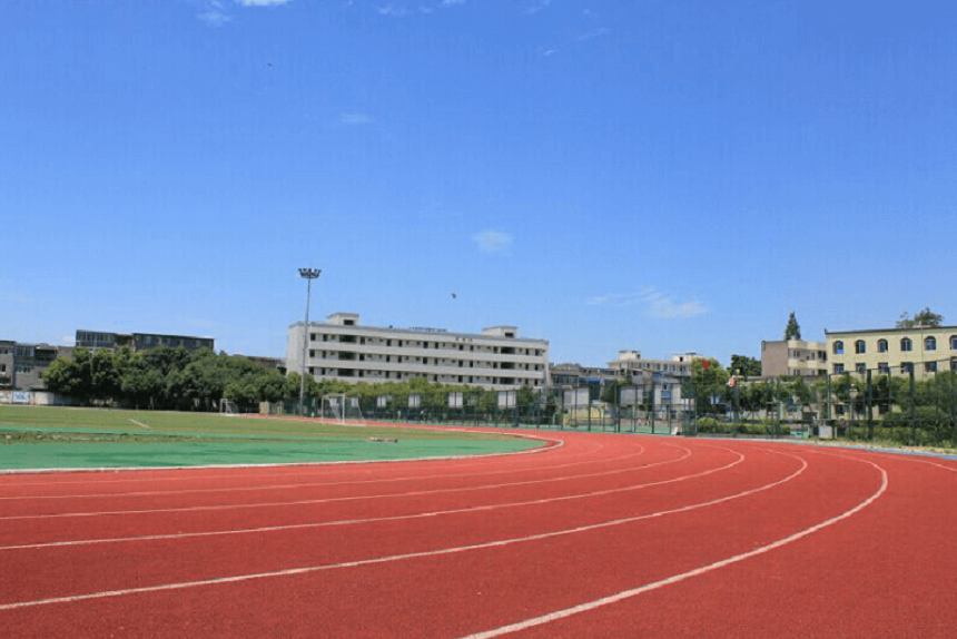 成都市籍田中学2018年中考分数线是多少？