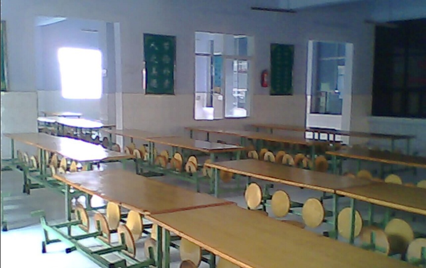 金雁中学教学环境好不好？