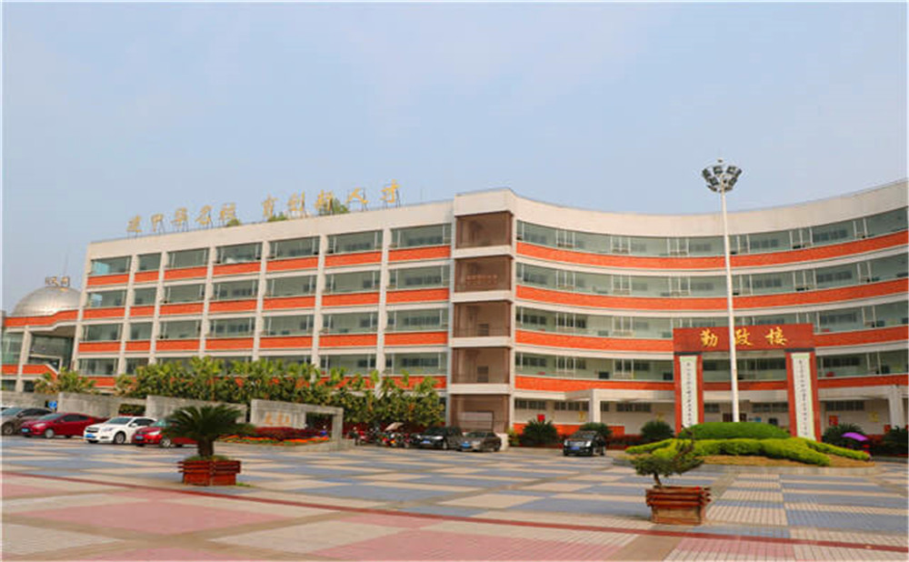 蓬溪中学的详细地址在什么地方？