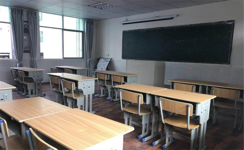 恩阳登科中学学校环境怎么样？