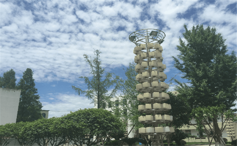 成都市籍田中学外招生一年的学费是多少钱？