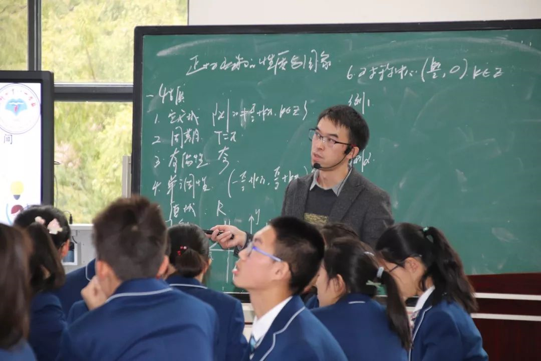 成都七中八一学校的宿舍怎么样？