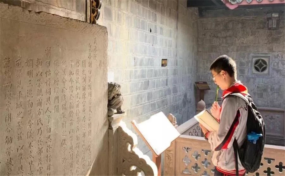 四川师范大学附属中学本科升学率是多少？