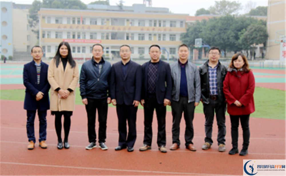 泰兴中学初升高的分数线是多少？