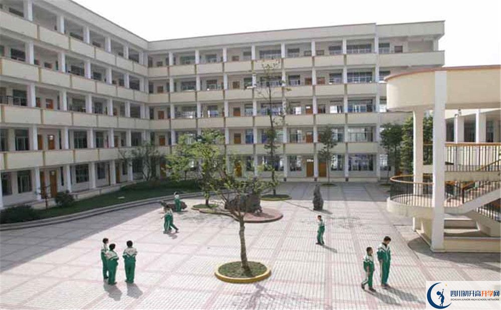 都江堰外国语实验学校的高中好不好？
