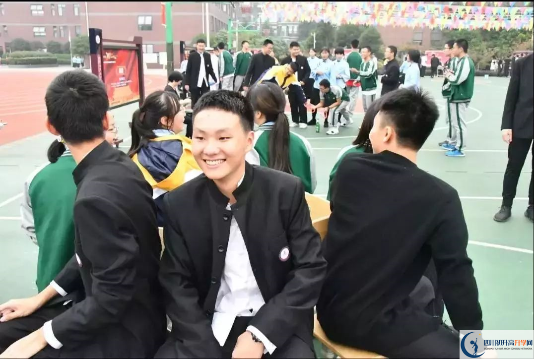 成都外国语学校的老师好不好？