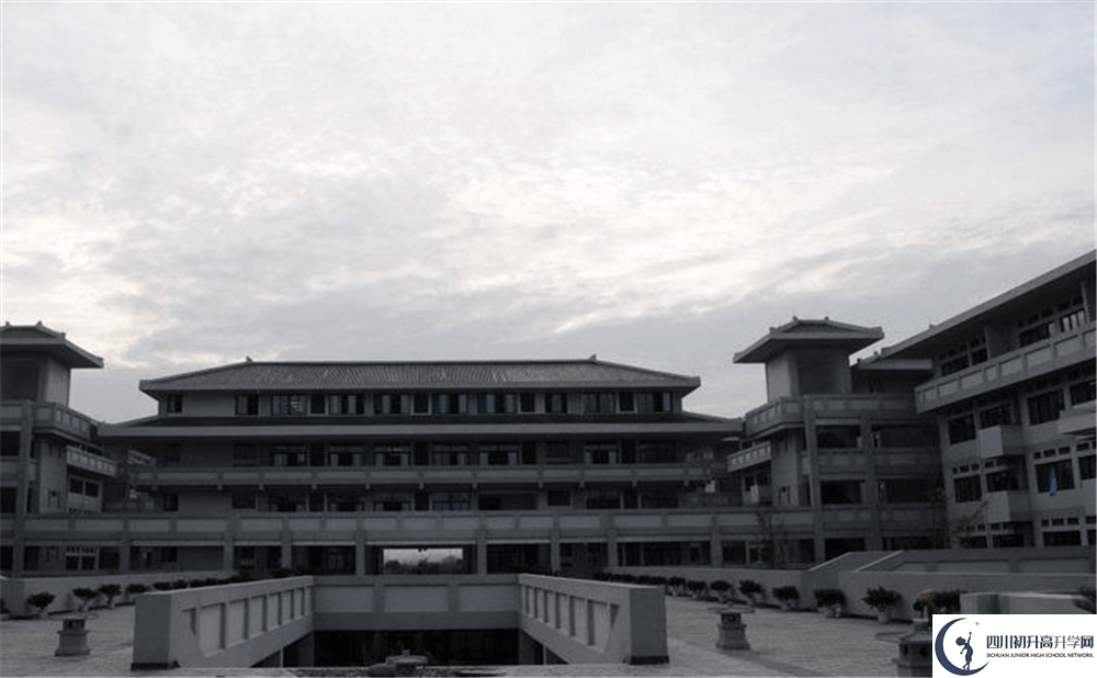 成都石室中学北湖校区的高中住宿好不好？
