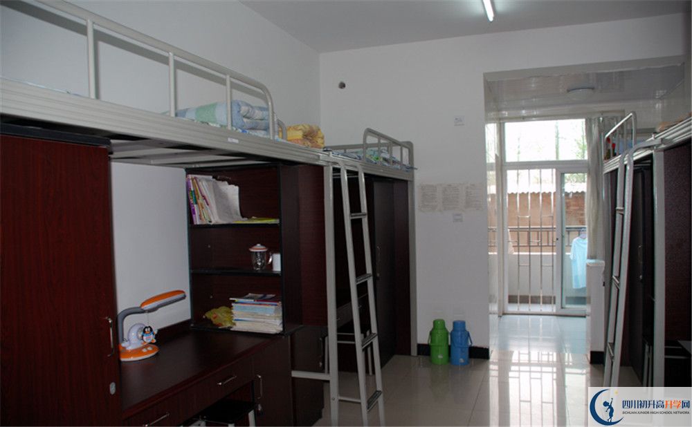 成都树德中学光华校区的高中住宿好不好？