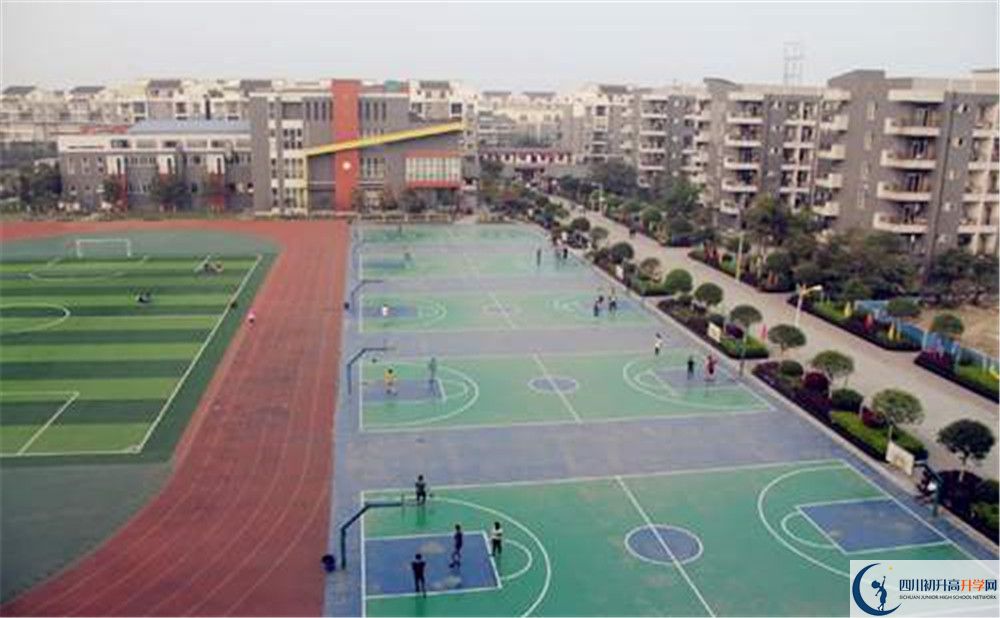 考成都铁路中学的分数线是多少？